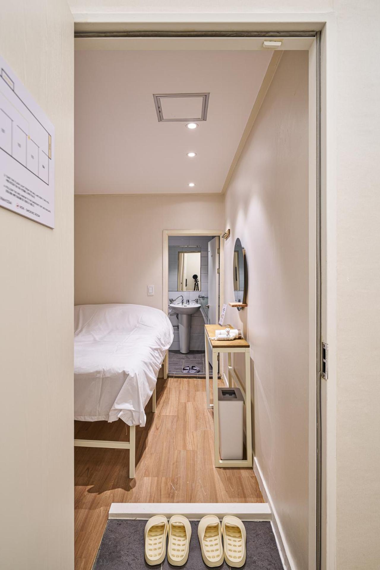 Life In Insa Hostel Seoul Bagian luar foto